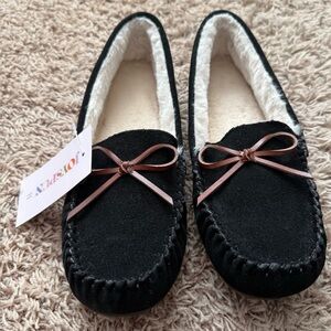 Joyspun Women's Moccasin Slipper Size: 11